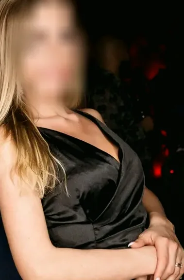Neele, 35