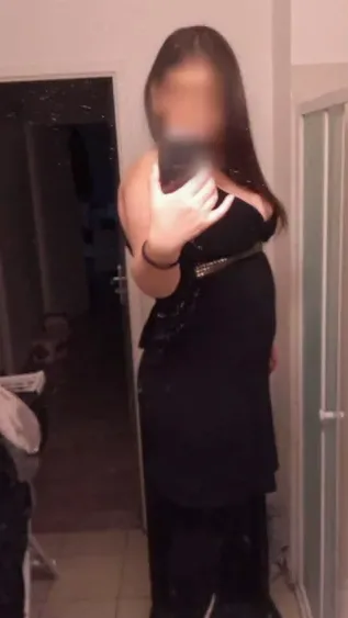 Selina, 39