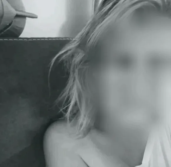 Simone, 36